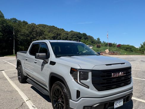 Used 2024 GMC Sierra 1500 Elevation AWD/4WD image 18