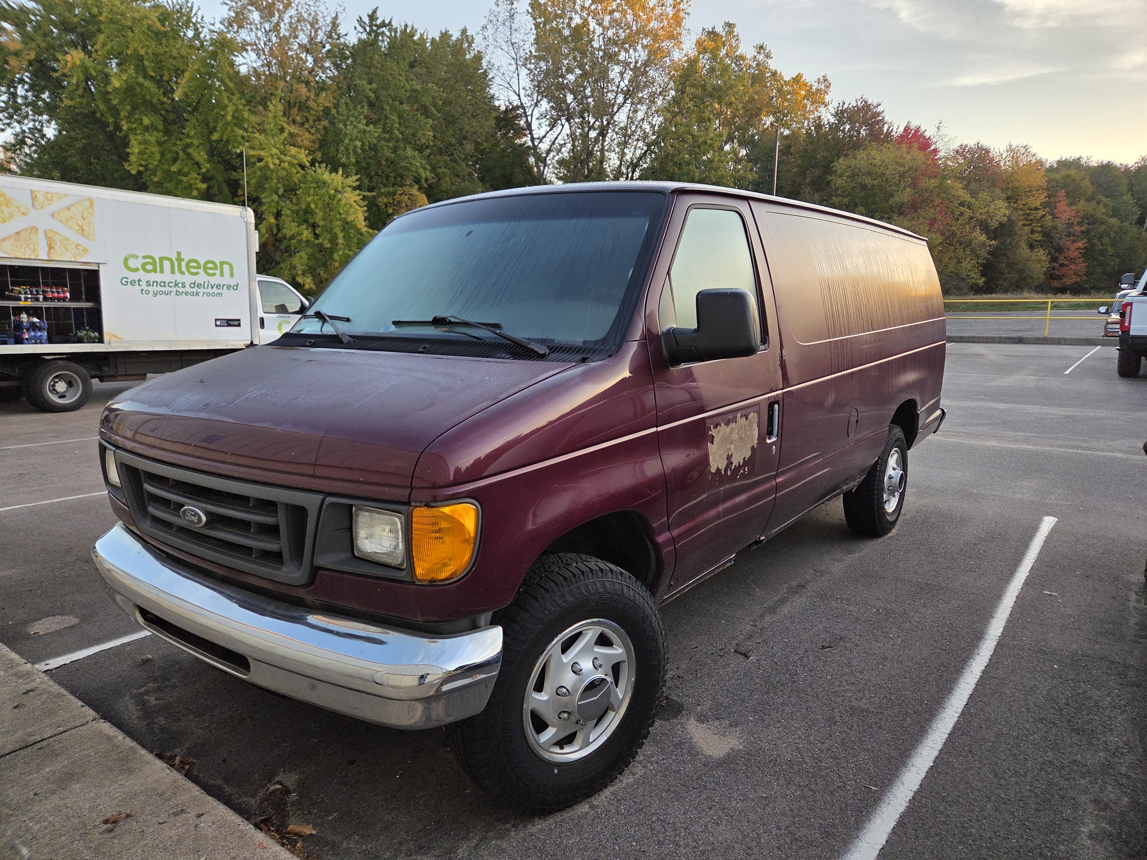 Used 2004 Ford E-350 and Econoline 350 Extended Super Duty RWD image 2