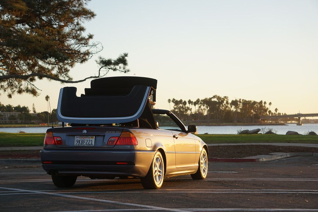 Used 2004 BMW 325Ci Convertible RWD image 8
