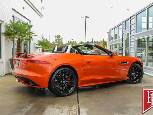 Used 2014 Jaguar F-TYPE S RWD image 2