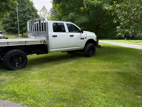 Used 2014 RAM 3500 Tradesman w/ Chrome Appearance Group AWD/4WD image 15