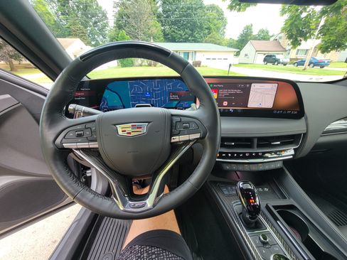 Used 2025 Cadillac CT5 V image 10