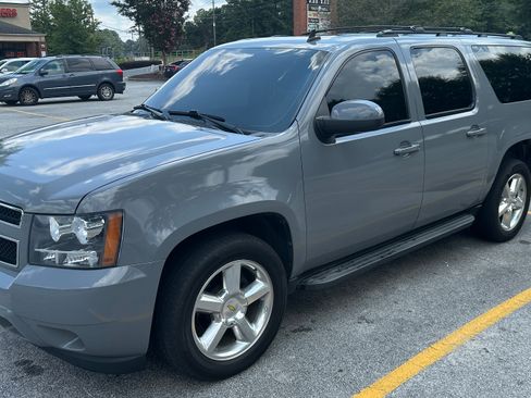 Used 2011 Chevrolet Suburban LT AWD/4WD image 6