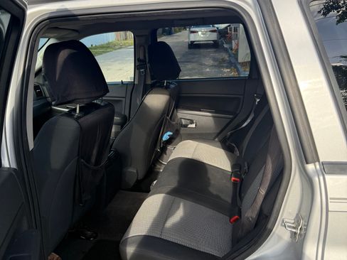 Used 2009 Jeep Grand Cherokee Laredo RWD image 7