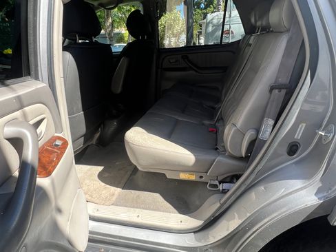 Used 2002 Toyota Sequoia Limited AWD/4WD image 6