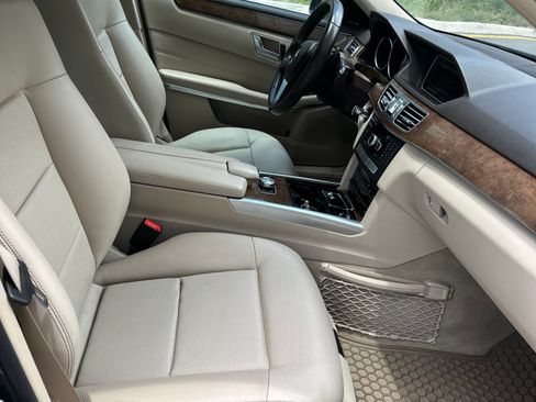 Used 2014 Mercedes-Benz E 350 4MATIC Wagon image 26
