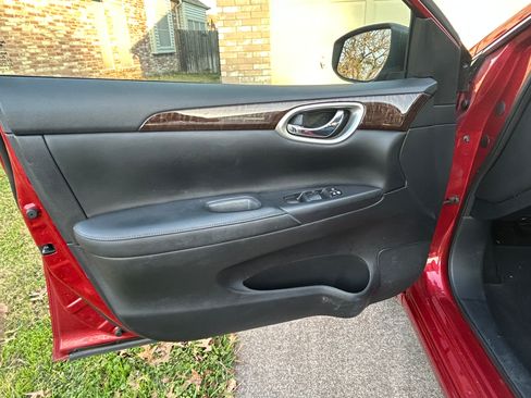 Used 2014 Nissan Sentra SL w/ Premium Package image 10