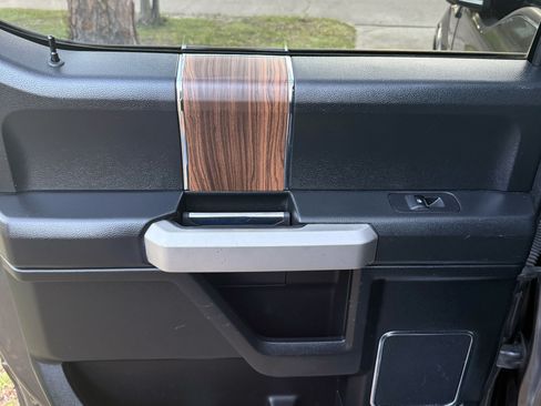 Used 2016 Ford F150 Lariat image 8