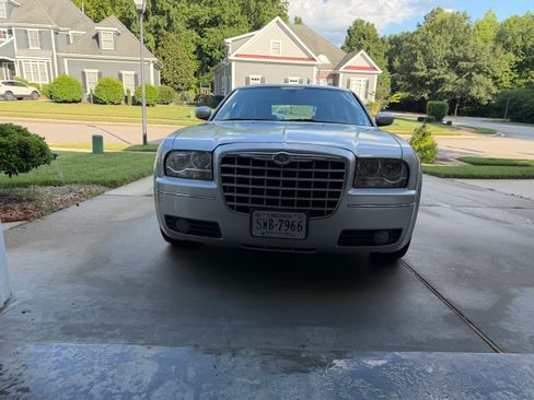 Used 2008 Chrysler 300 Touring w/ Comfort/Convenience Group RWD image 10