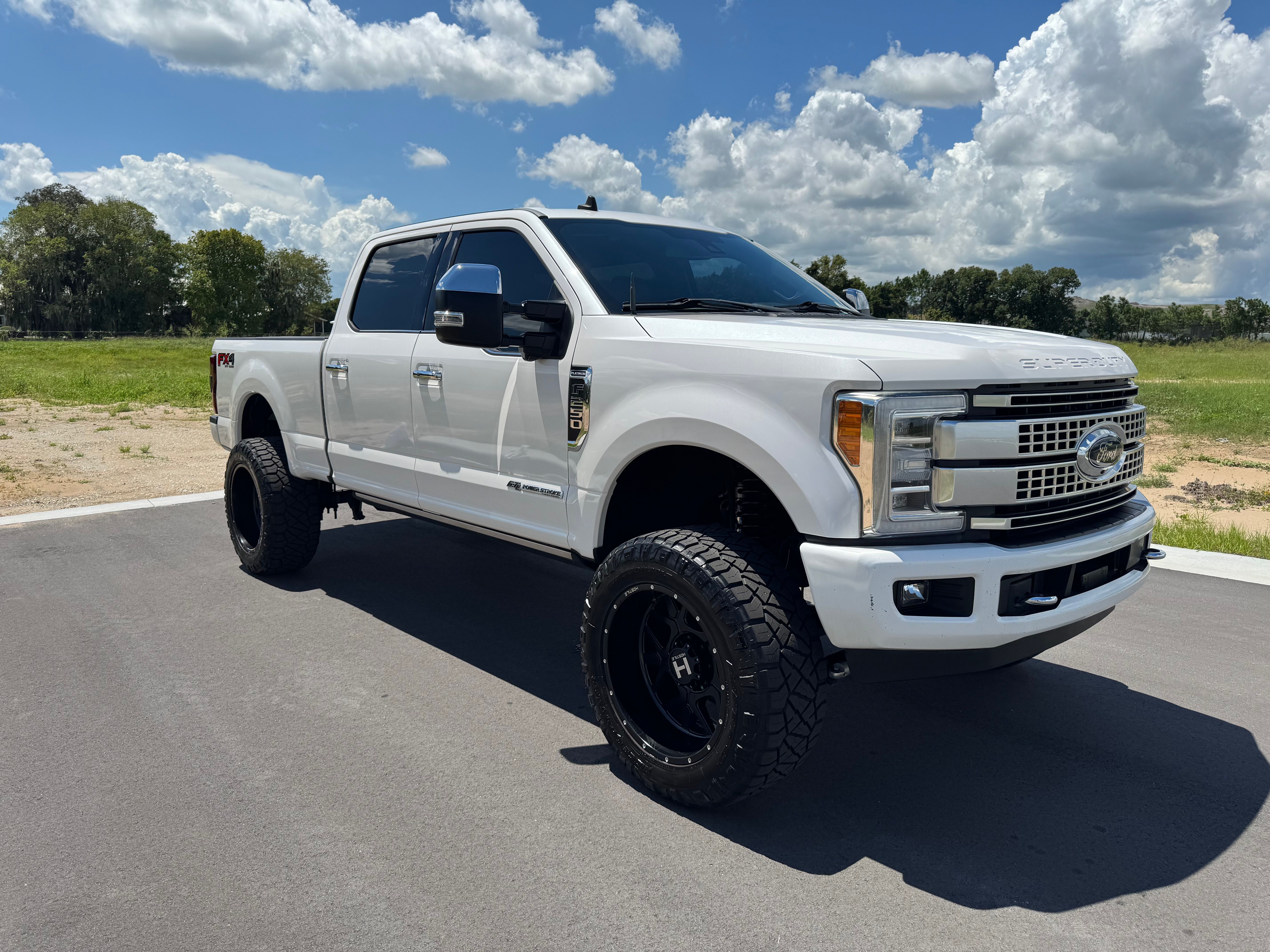 Used 2019 Ford F250 Platinum w/ Platinum Ultimate Package AWD/4WD image 1