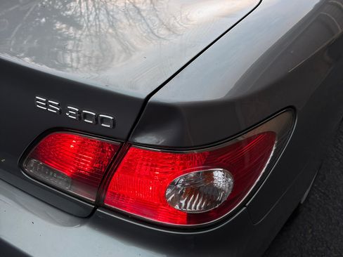 Used 2003 Lexus ES 330 image 24