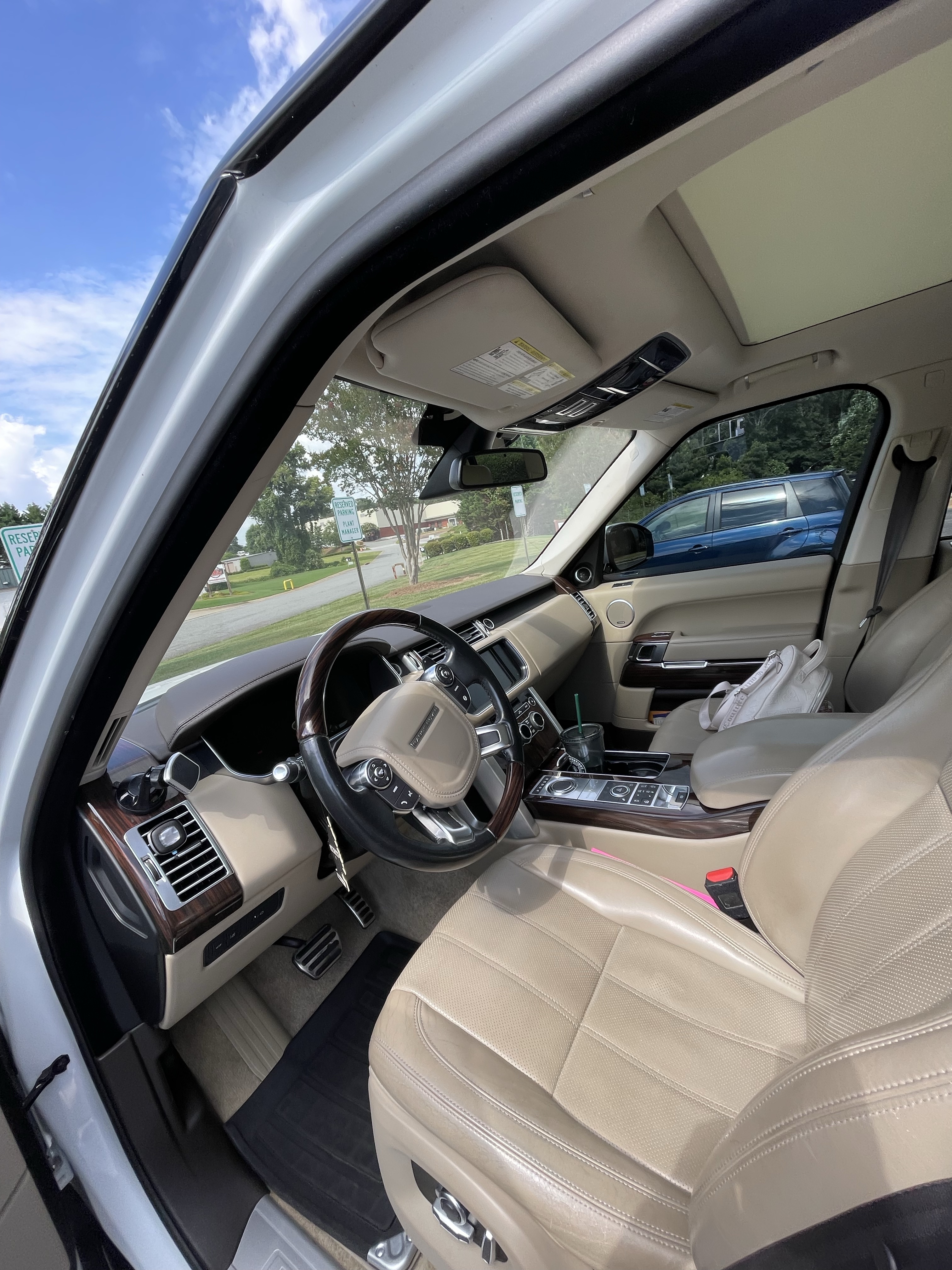 Used 2016 Land Rover Range Rover Supercharged AWD/4WD image 10