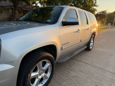 Used 2013 GMC Yukon XL SLT RWD image 5