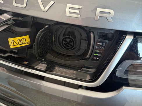 Used 2020 Land Rover Range Rover Sport HSE image 22