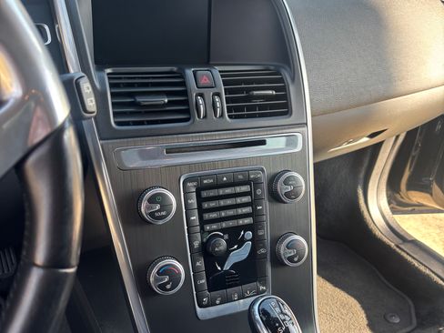 Used 2015 Volvo XC60 T6 Platinum w/ Climate Package image 14