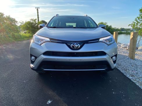 Used 2017 Toyota RAV4 Limited w/ Advanced Technology Package AWD/4WD image 2