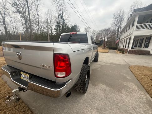 Used 2018 RAM 2500 Tradesman w/ Chrome Appearance Group image 4