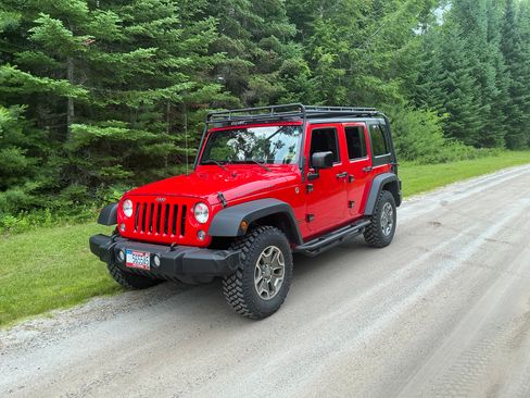 Used 2015 Jeep Wrangler Unlimited Rubicon AWD/4WD image 23