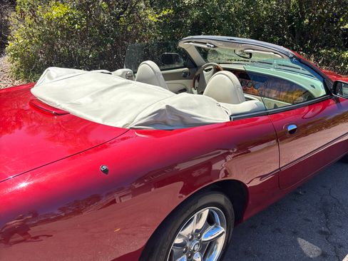 Used 1998 Jaguar XK8 Convertible RWD image 9