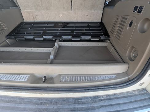 Used 2015 Chevrolet Suburban LTZ image 23