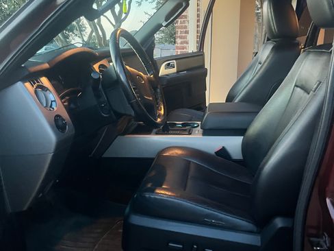 Used 2015 Ford Expedition EL XLT w/ Equipment Group 202A AWD/4WD image 6