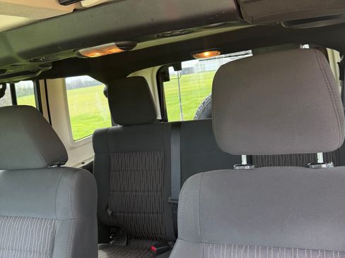 Used 2011 Jeep Wrangler Unlimited Rubicon w/ Trailer Tow Group image 8