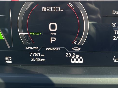 Used 2024 Audi e-tron GT Premium Plus image 9