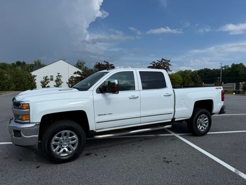 Used 2018 Chevrolet Silverado 2500 LTZ w/ Duramax Plus Package AWD/4WD image 5