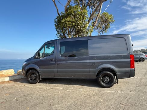 Used 2024 Mercedes-Benz Sprinter 2500 image 8