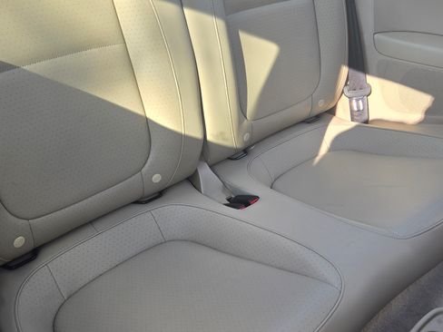 Used 2015 Volkswagen Beetle 1.8T image 9