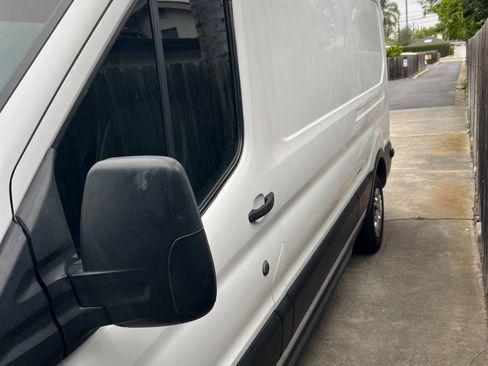 Used 2019 Ford Transit 250 148 Medium Roof RWD image 5