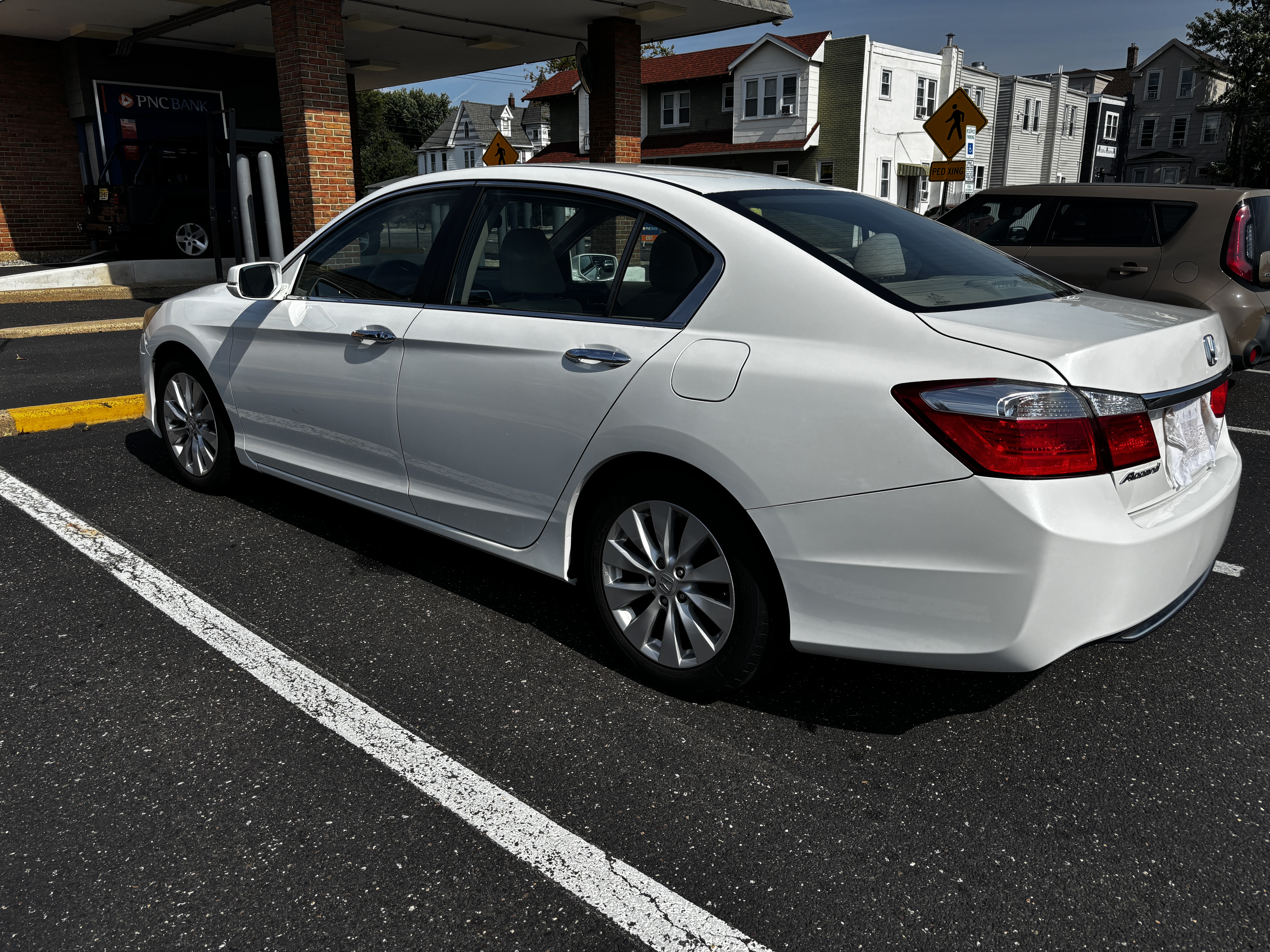 Used 2014 Honda Accord EX image 1