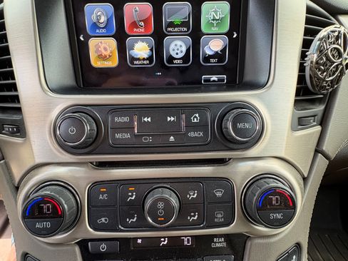 Used 2019 GMC Yukon Denali w/ Open Road Package AWD/4WD image 10