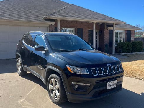 Used 2021 Jeep Compass Latitude w/ Sun and Sound Group image 1