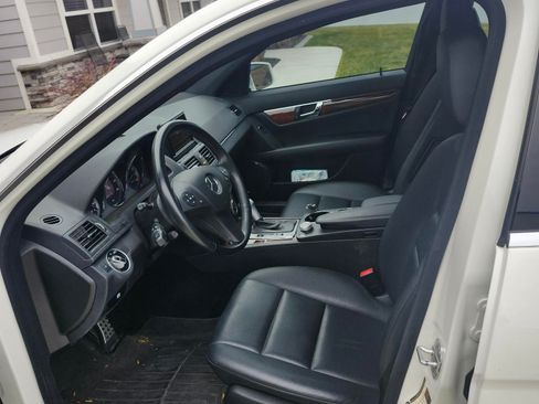 Used 2011 Mercedes-Benz C 300 4MATIC Sedan image 18