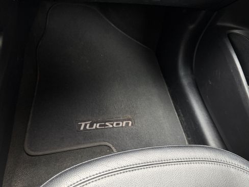 Used 2012 Hyundai Tucson GLS image 16