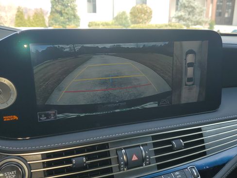 Used 2021 Lexus LS 500 w/ Interior Upgrade Package image 18