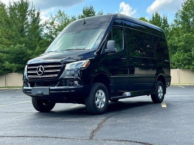 Used 2023 Mercedes-Benz Sprinter 2500 image 1