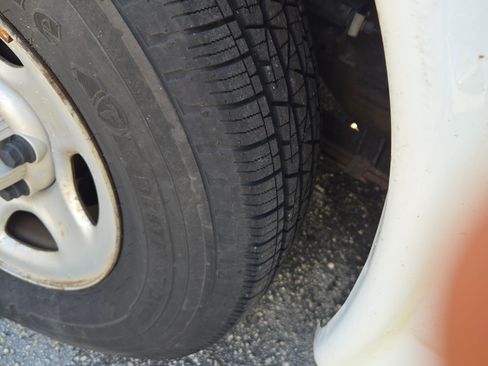 Used 2003 Chevrolet Express 1500 image 11