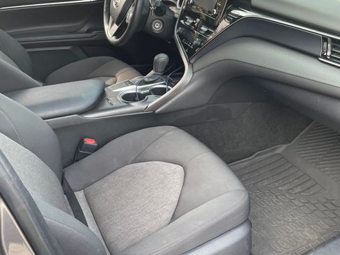 Used 2022 Toyota Camry LE w/ Cold Weather Package FWD image 10