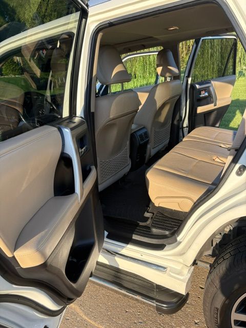 Used 2015 Toyota 4Runner Limited AWD/4WD image 10