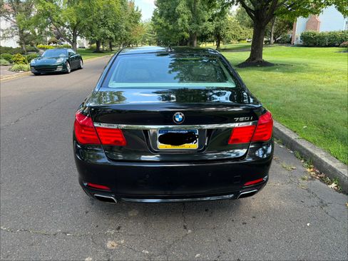 Used 2011 BMW 750i RWD image 8