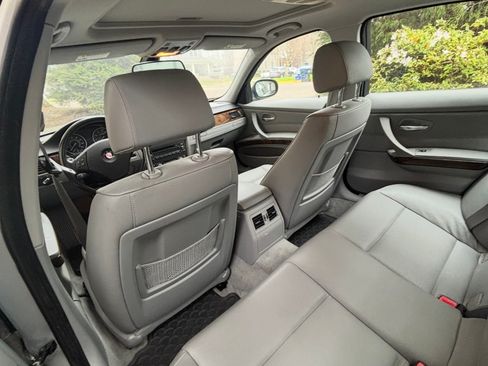 Used 2009 BMW 328i xDrive Sedan image 16