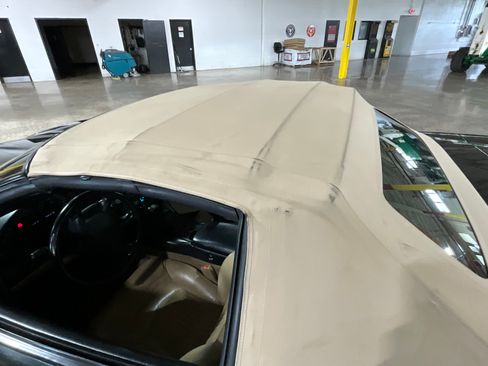 Used 2000 Chevrolet Corvette Convertible w/ Memory Pkg image 23