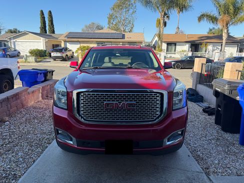 Used 2015 GMC Yukon Denali w/ Open Road Package image 2