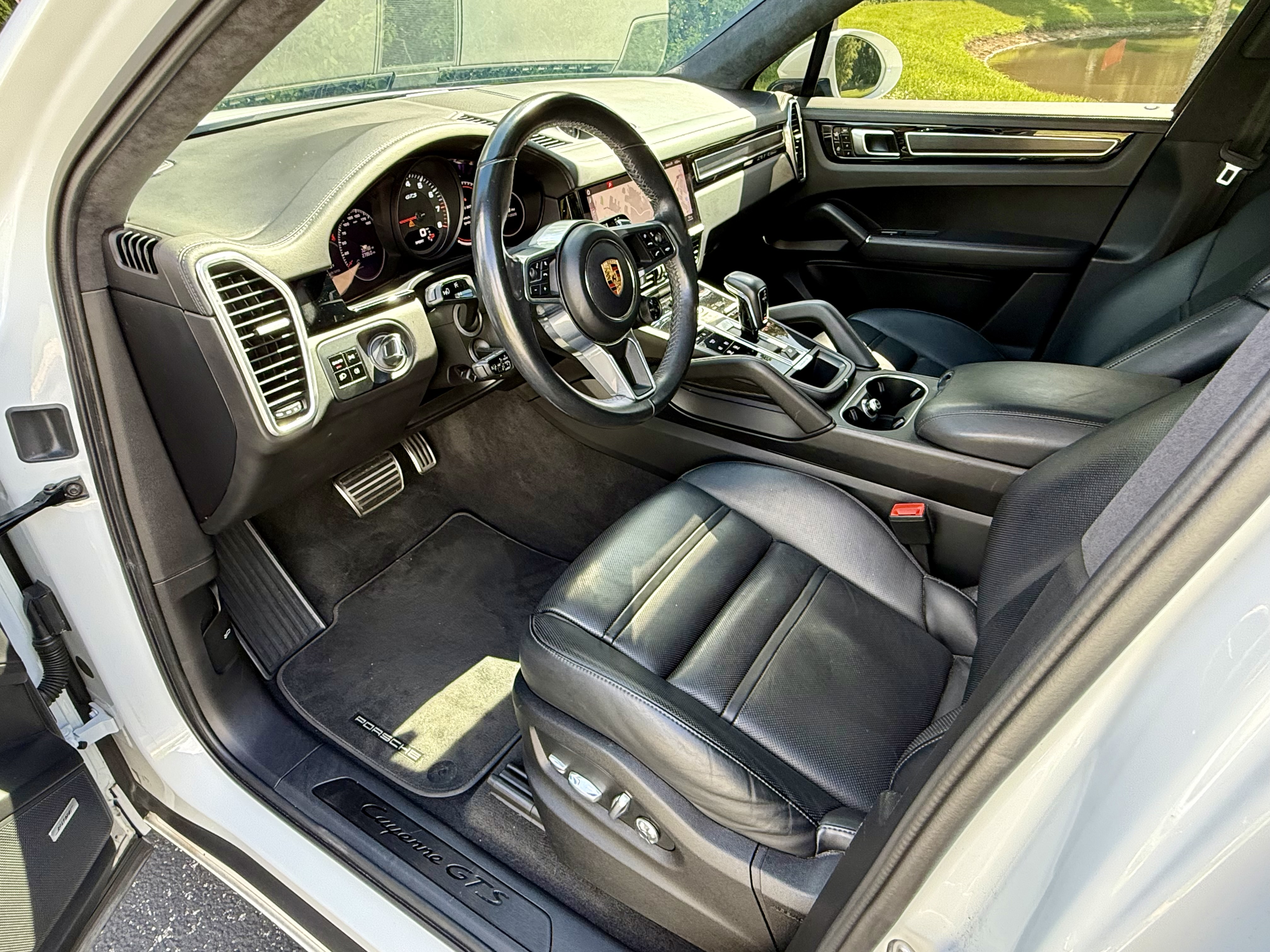 Used 2021 Porsche Cayenne GTS AWD/4WD image 17