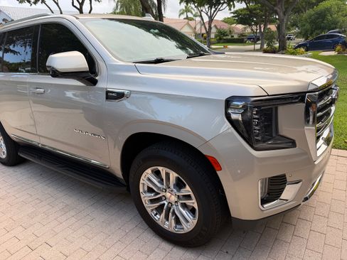 Used 2022 GMC Yukon SLT w/ SLT Luxury Package RWD image 10