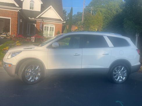 Used 2012 Buick Enclave Premium FWD image 1