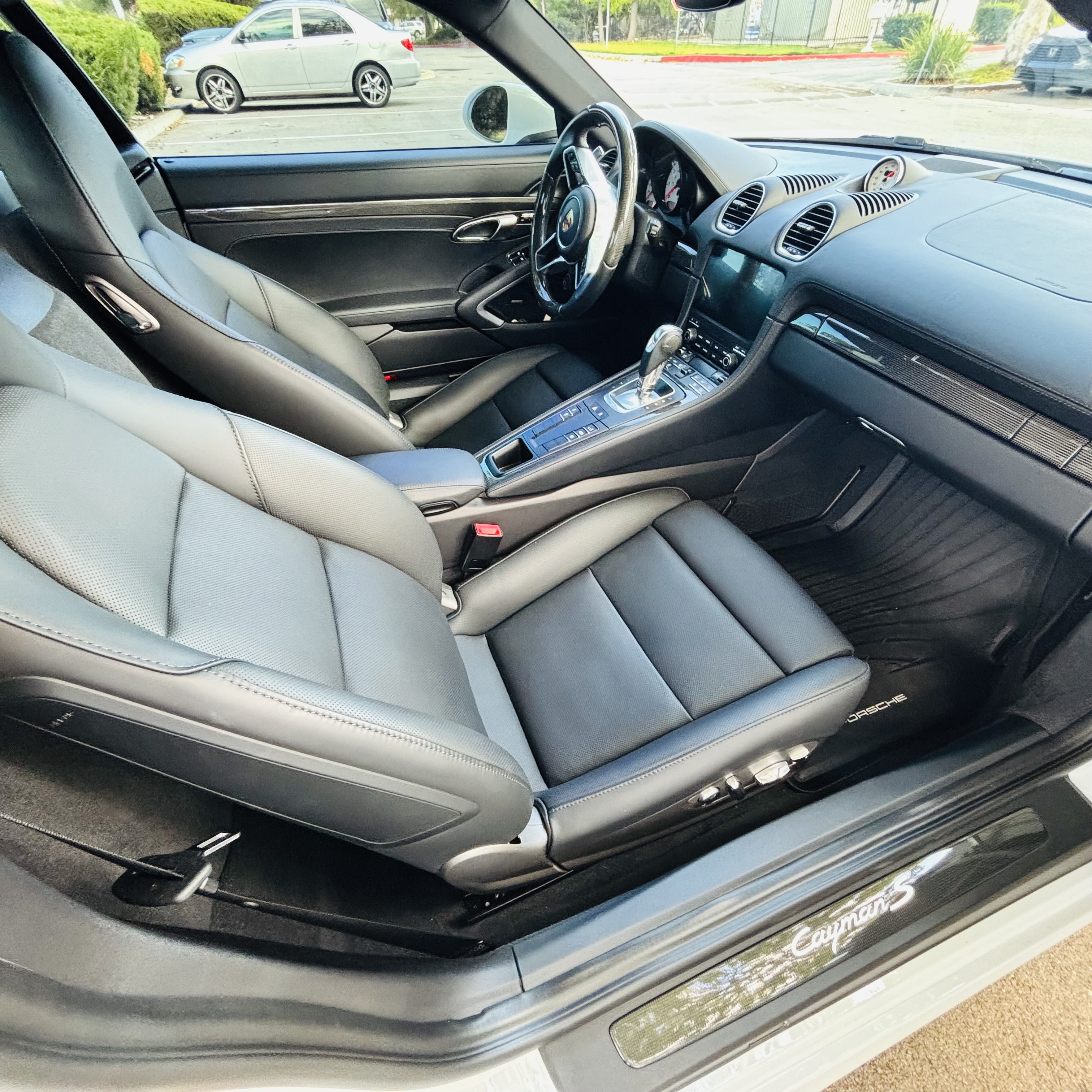 Used 2025 Porsche 718 Cayman S RWD image 11