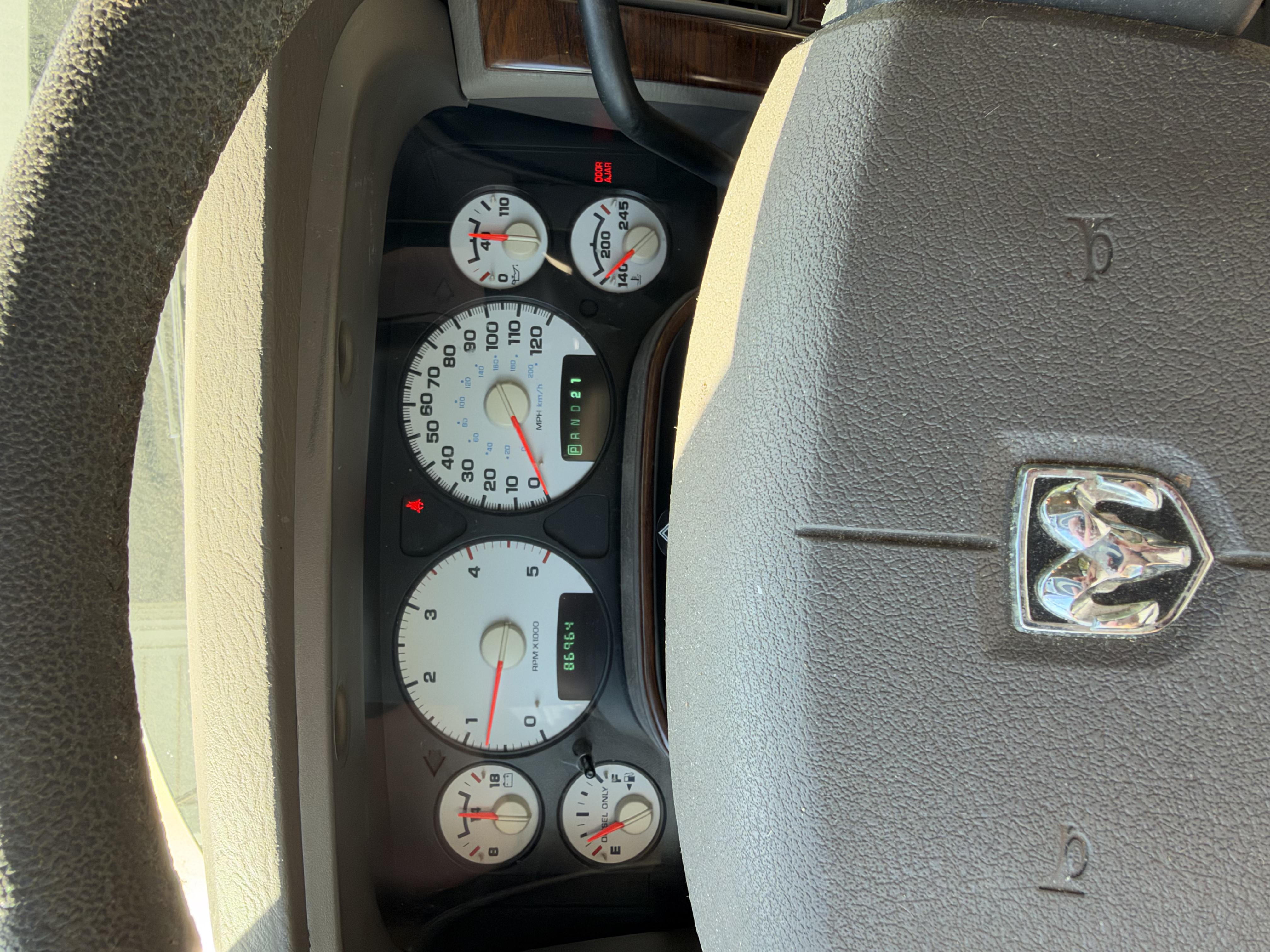 Used 2004 Dodge Ram 2500 Truck SLT w/ Trailer Tow Group RWD image 2
